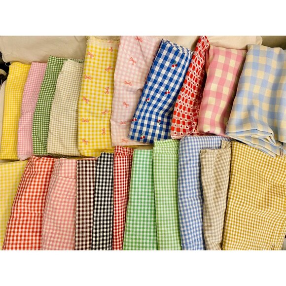 Gingham Elastic Pen Holder Bookmark: Attachable Journal Pouch - Picture 4 of 10